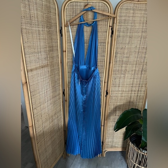 L’IDEE CHATEAU GOWN - MEDITERRANEAN BLUE - Picture 5 of 11